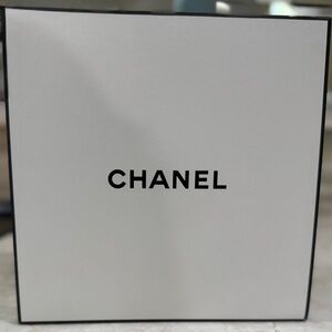 CHANEL Elegant White Box with Black Trim